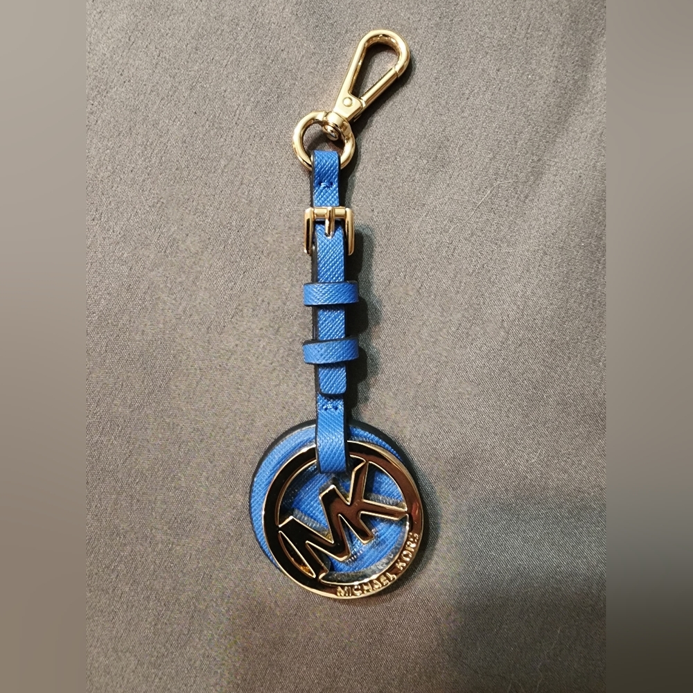 Michael kors  key chain bag logo